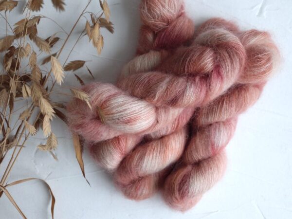 Knitamore håndfarvet Silk Mohair // Baby Girl