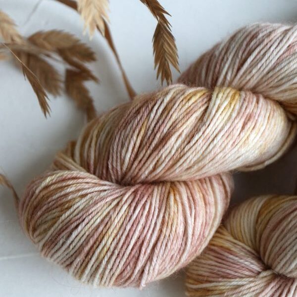 Knitamore håndfarvet Strømpegarn // Forårspastel