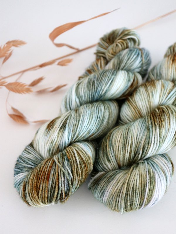 Knitamore strømpegarn_Olive Fall 3 Knitamore strømpegarn // Olive Fall