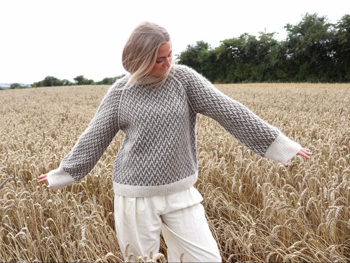 Obscure Sweater feature Obscura Sweater