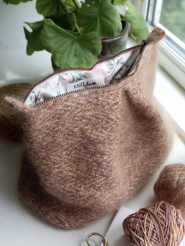 Violetta Clutch Violetta Clutch
