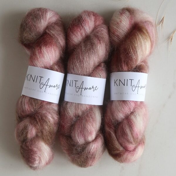 Knitamore håndfarvet silk mohair – Rosenmuld